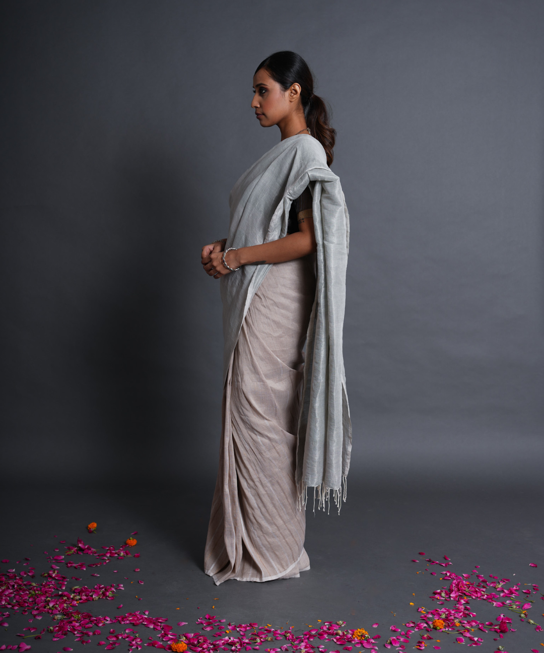 Blue beige handwoven linen zari saree