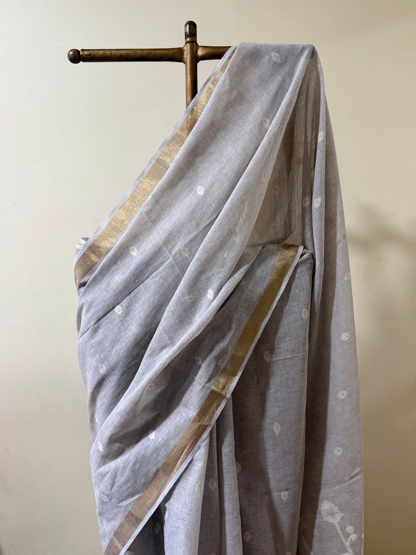 Summer Beige linen Jamdani saree