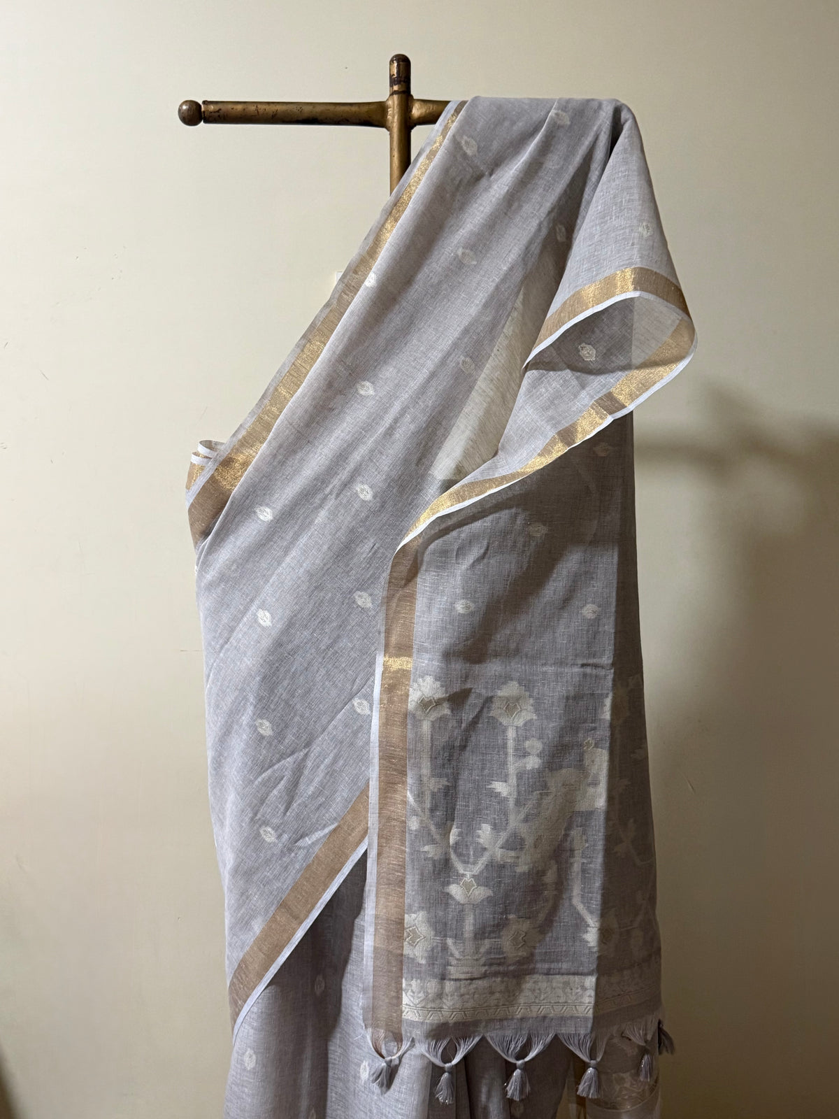 Summer Beige linen Jamdani saree