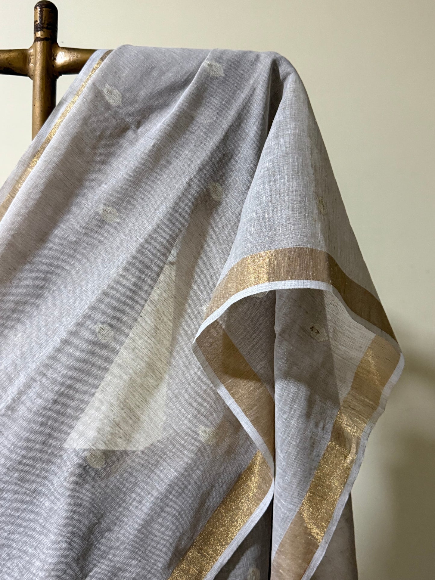 Summer Beige linen Jamdani saree
