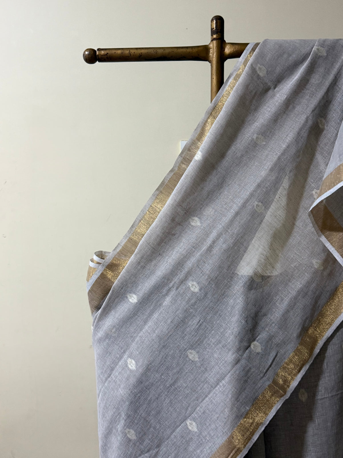 Summer Beige linen Jamdani saree